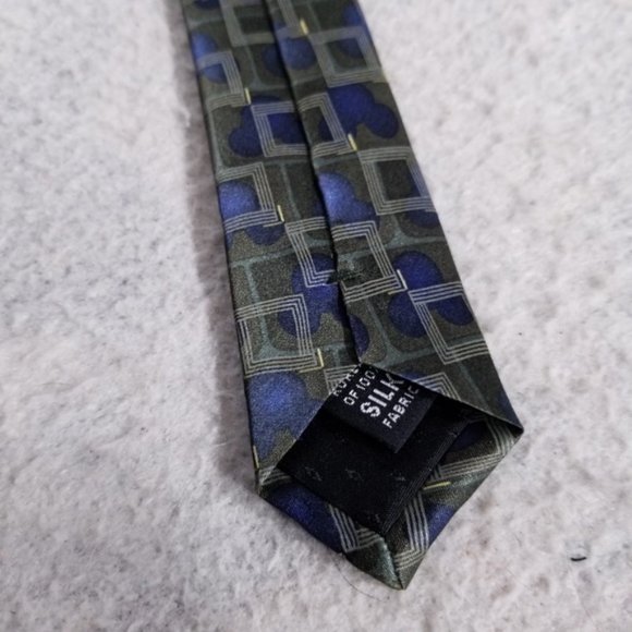 Disney Walt Disney World Mickey Mouse Neck Tie - Picture 3 of 8